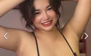 Pinag Mamalaki Niya Ang Kaniyang Malaking Dede