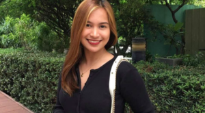Tumirik Ang Mata Daliri Lang Ang Gamit