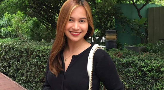 Tumirik Ang Mata Daliri Lang Ang Gamit