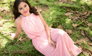 Nagsolo Si Natalia Sa Kanyang Silid